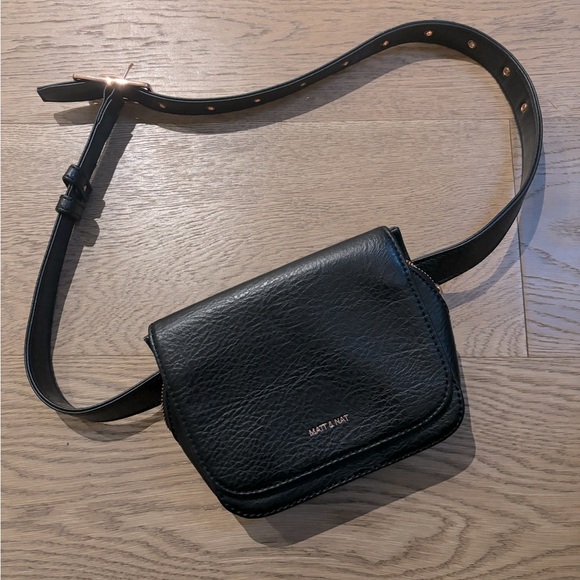 Matt & Nat Black Belt Bag - Picture 1 of 6